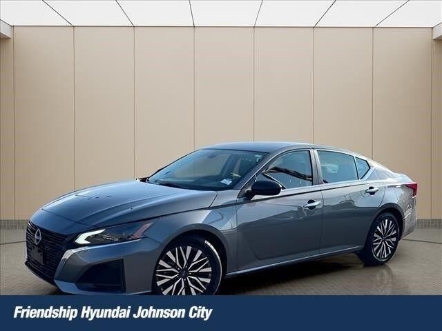 2024 Nissan Altima 2.5 SV — photo 1 of 13