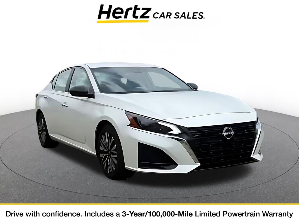 2025 Nissan Altima SV — photo 1 of 11