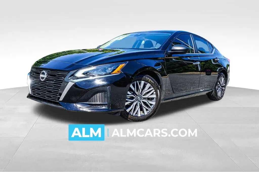 2025 Nissan Altima 2.5 SV — photo 1 of 23