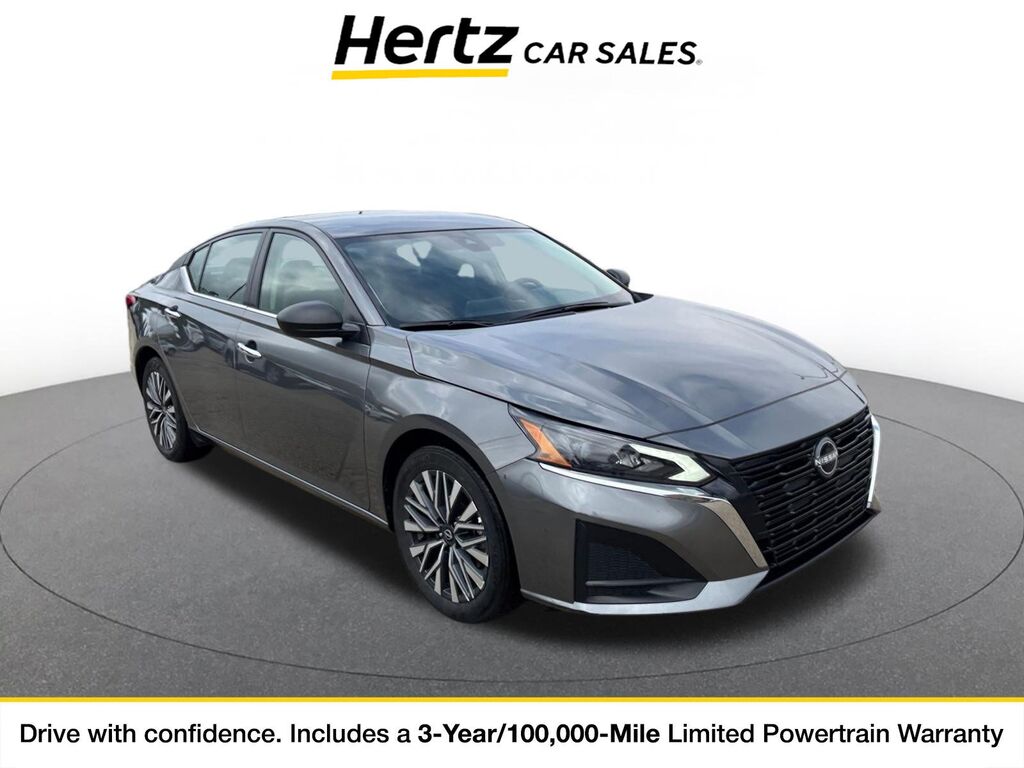 2025 Nissan Altima SV — photo 1 of 11