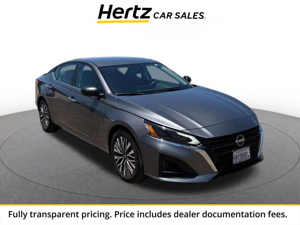 2025 Nissan Altima SV — photo 1 of 1
