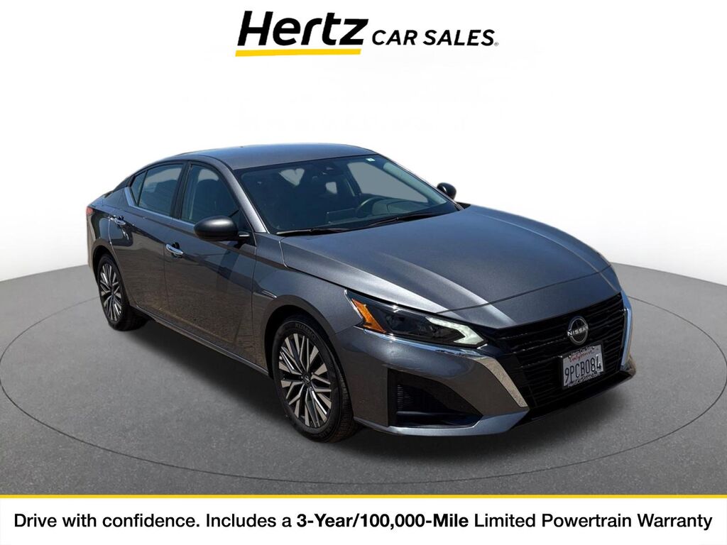 2025 Nissan Altima SV — photo 1 of 11