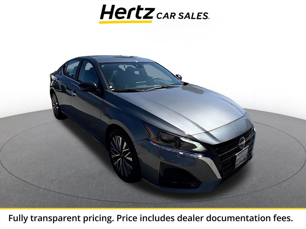 2025 Nissan Altima SV — photo 1 of 1