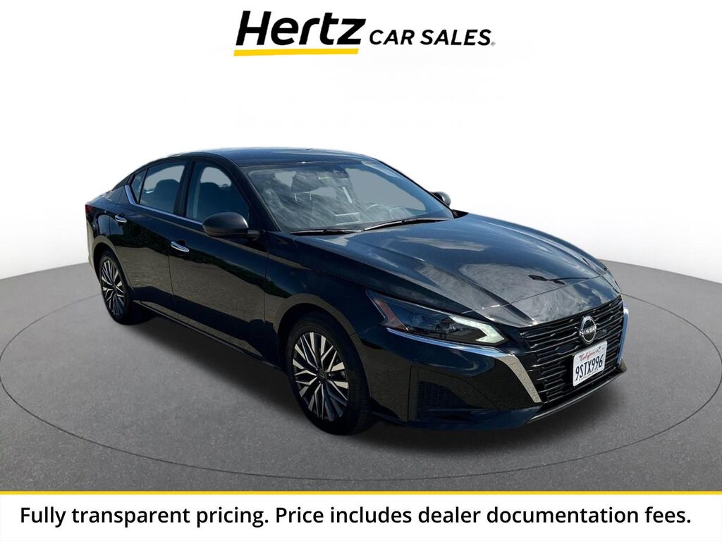 2025 Nissan Altima SV — photo 1 of 1