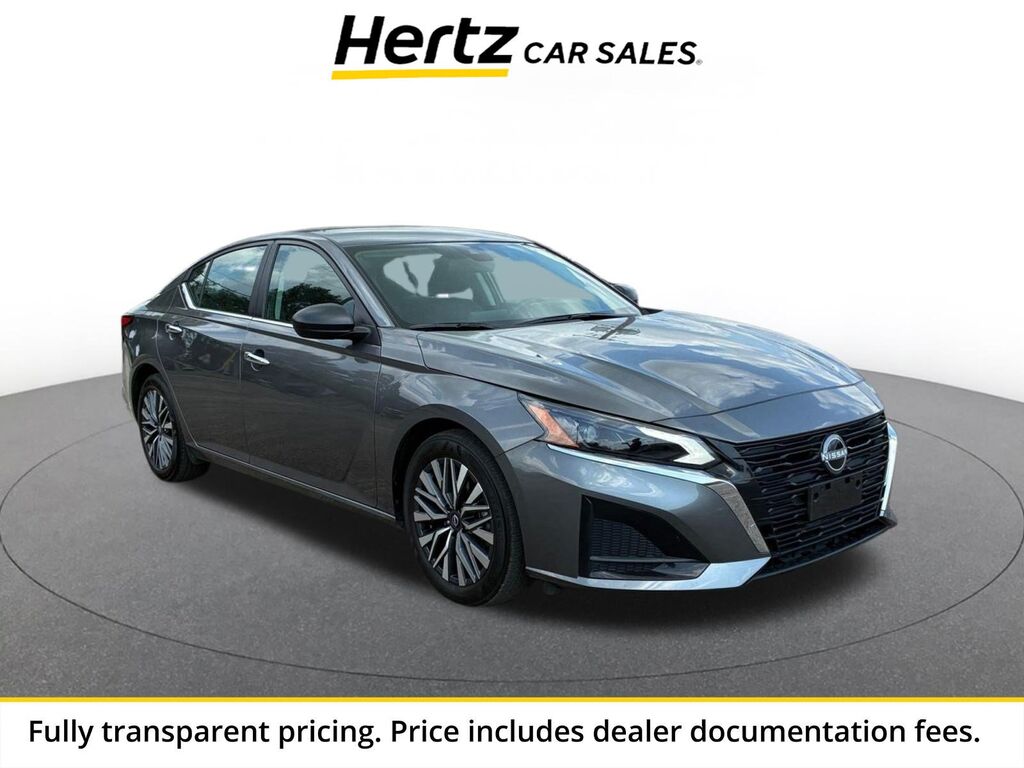 2025 Nissan Altima SV — photo 1 of 1