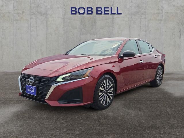 2024 Nissan Altima 2.5 SV — photo 1 of 13