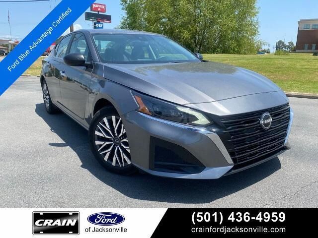 2024 Nissan Altima 2.5 SV — photo 1 of 13
