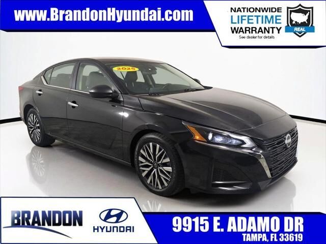 2025 Nissan Altima 2.5 SV — photo 1 of 13