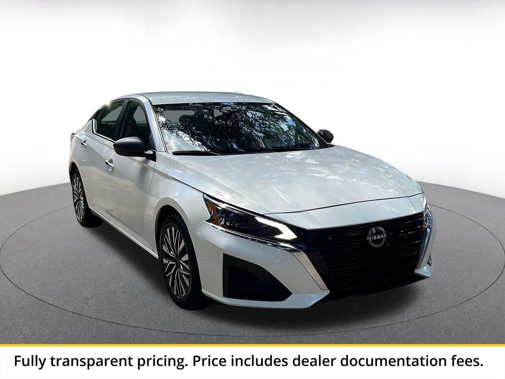 2025 Nissan Altima SV — photo 1 of 1