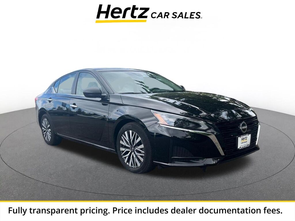 2025 Nissan Altima SV — photo 1 of 1
