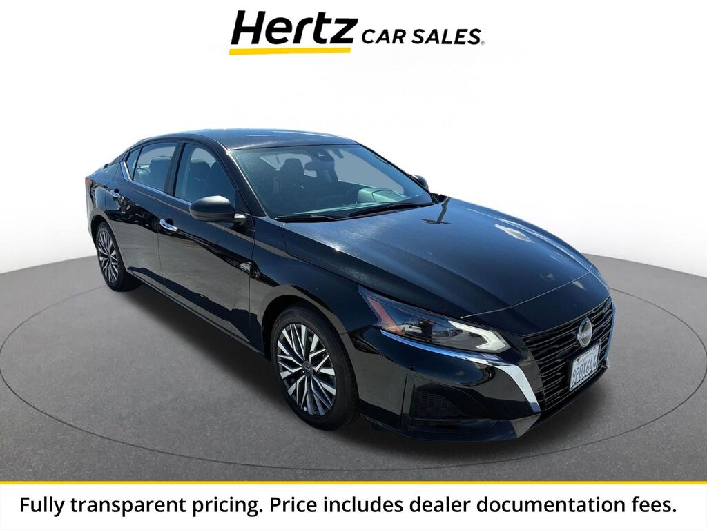 2025 Nissan Altima SV — photo 1 of 1