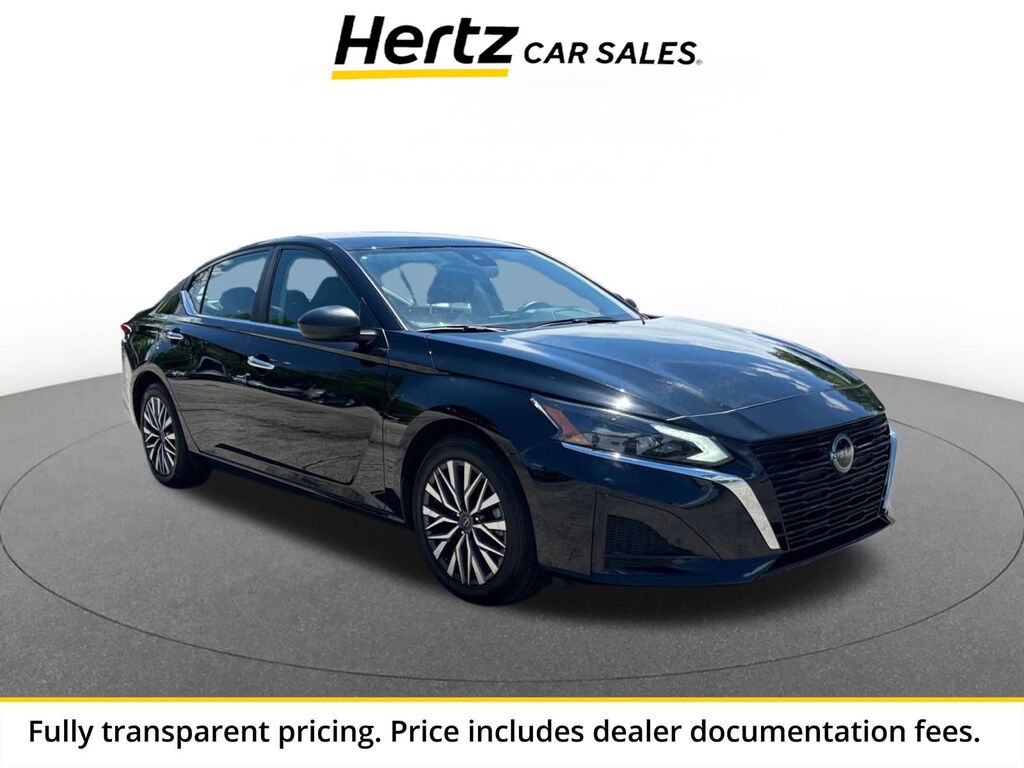 2025 Nissan Altima SV — photo 1 of 1