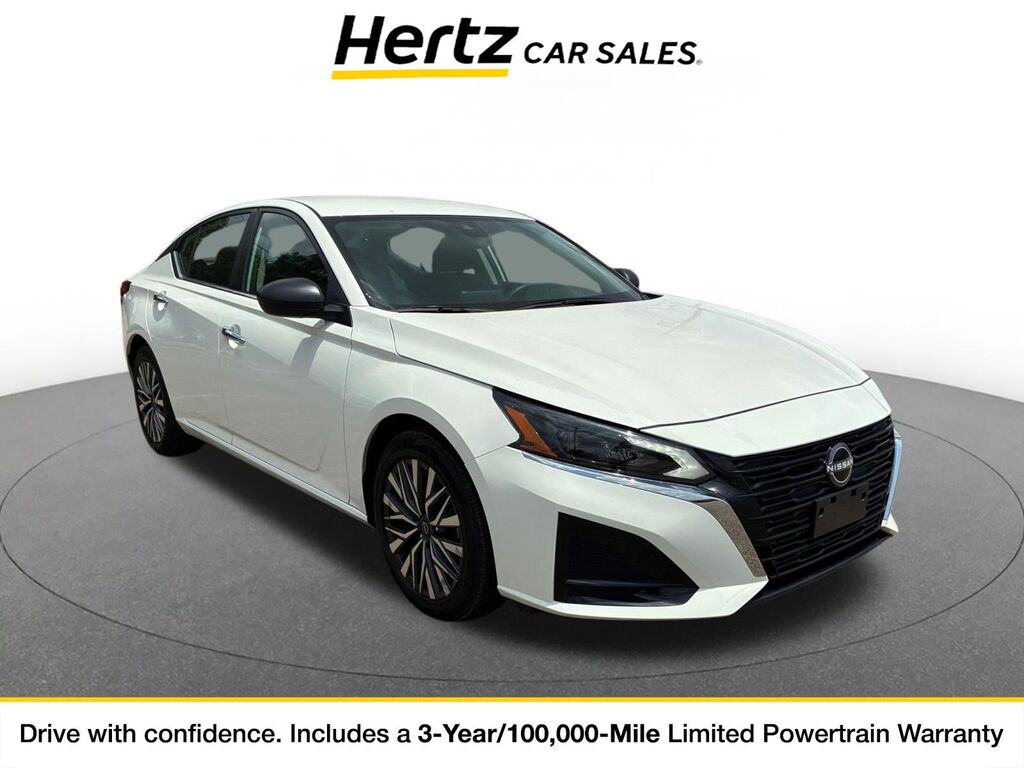 2025 Nissan Altima SV — photo 1 of 11