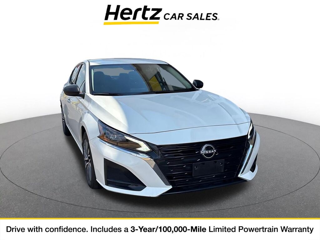 2025 Nissan Altima SV — photo 1 of 11