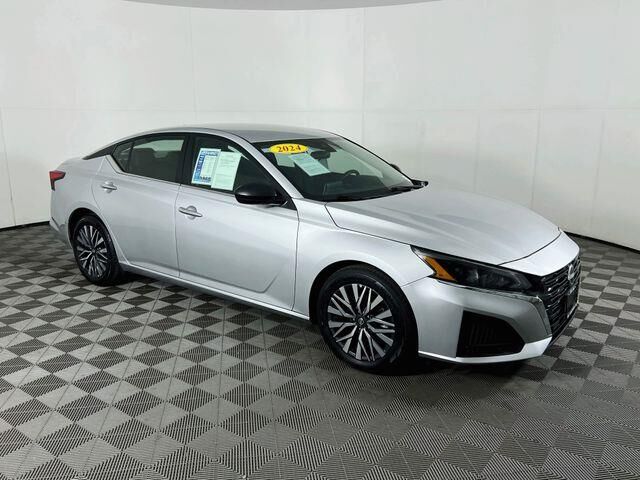 2024 Nissan Altima 2.5 SV — photo 1 of 13