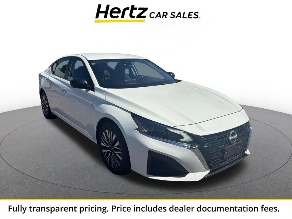 2025 Nissan Altima SV — photo 1 of 1