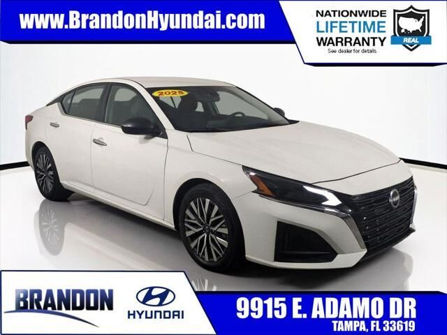 2025 Nissan Altima 2.5 SV — photo 1 of 13