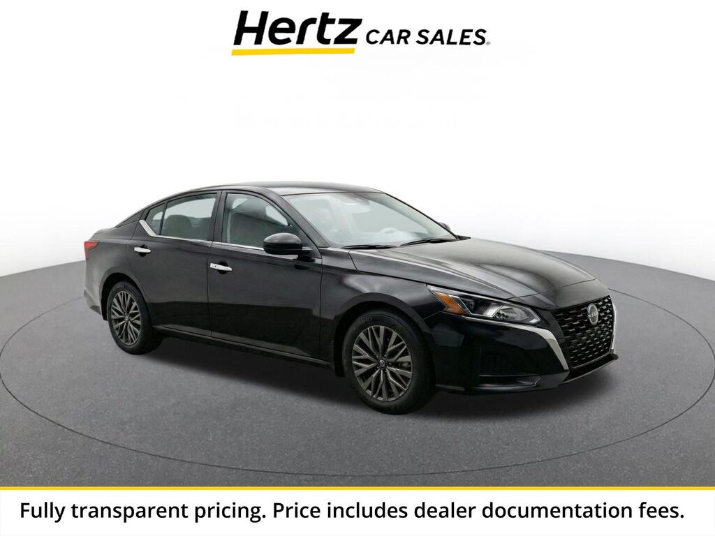 2025 Nissan Altima SV — photo 1 of 1