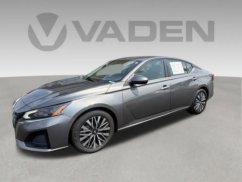 2023 Nissan Altima 2.5 SV — photo 1 of 13