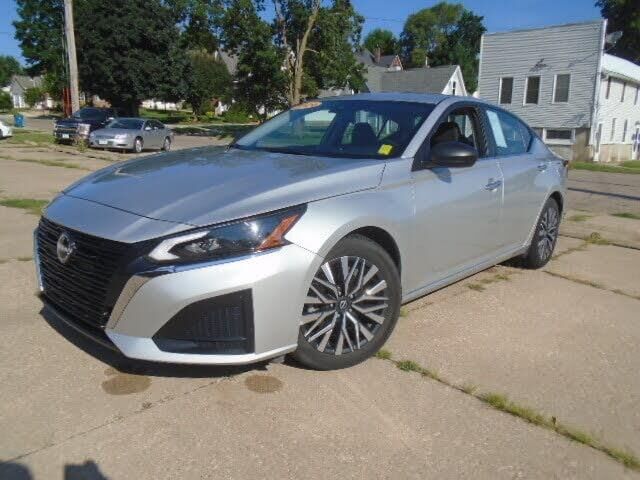 2024 Nissan Altima 2.5 SV — photo 1 of 1
