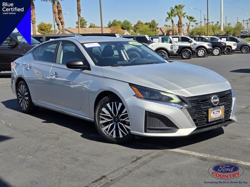 2024 Nissan Altima 2.5 SV — photo 1 of 1