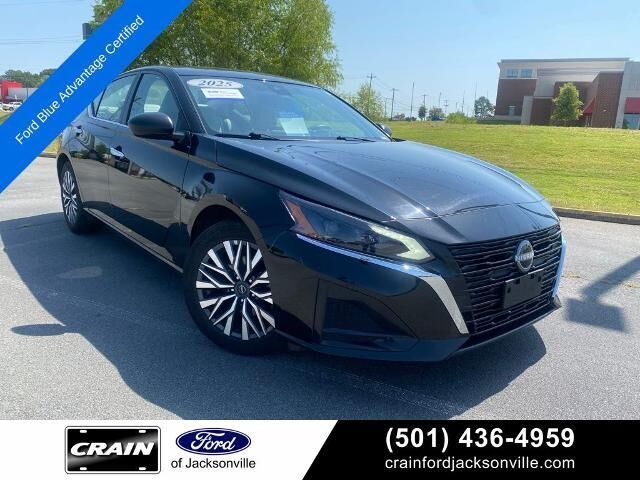 2025 Nissan Altima 2.5 SV — photo 1 of 13