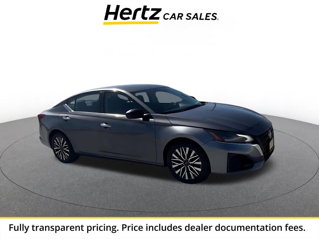 2025 Nissan Altima SV — photo 1 of 2