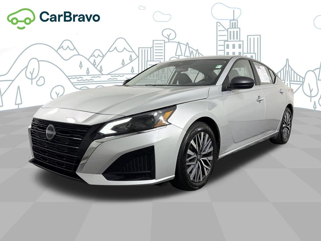 2025 Nissan Altima SV — photo 1 of 7