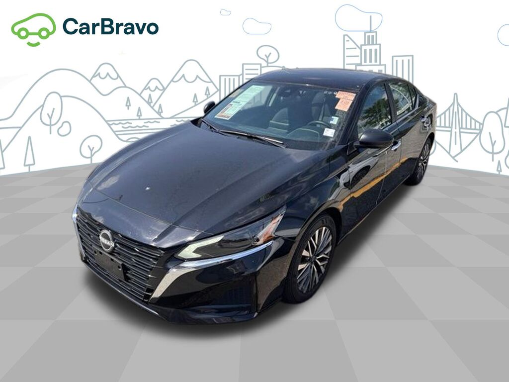 2025 Nissan Altima SV FWD — photo 1 of 7