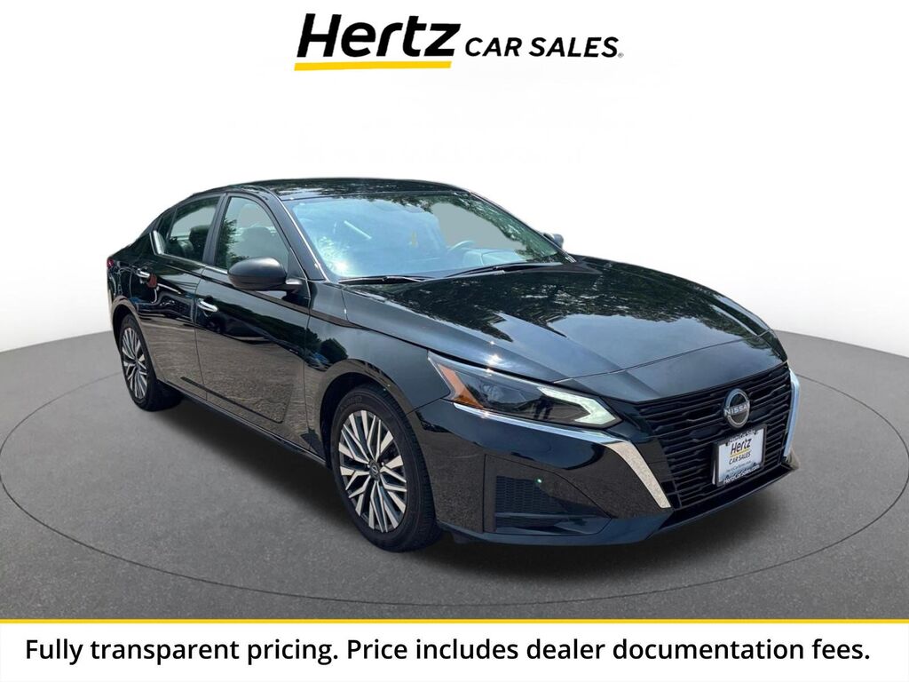 2025 Nissan Altima SV — photo 1 of 1