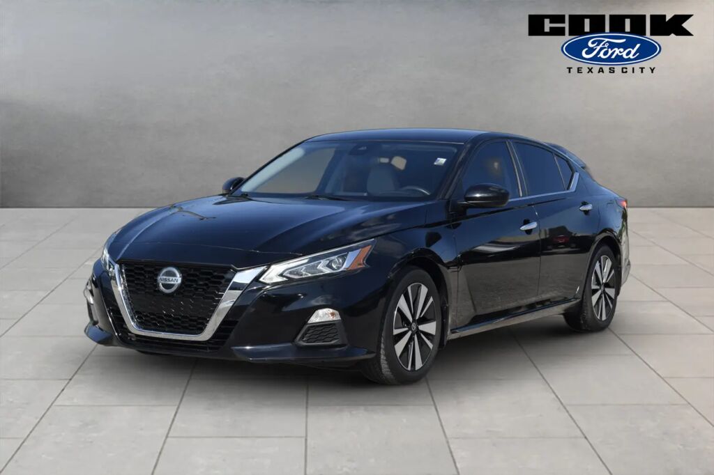 2021 Nissan Altima 2.5 SV — photo 1 of 13