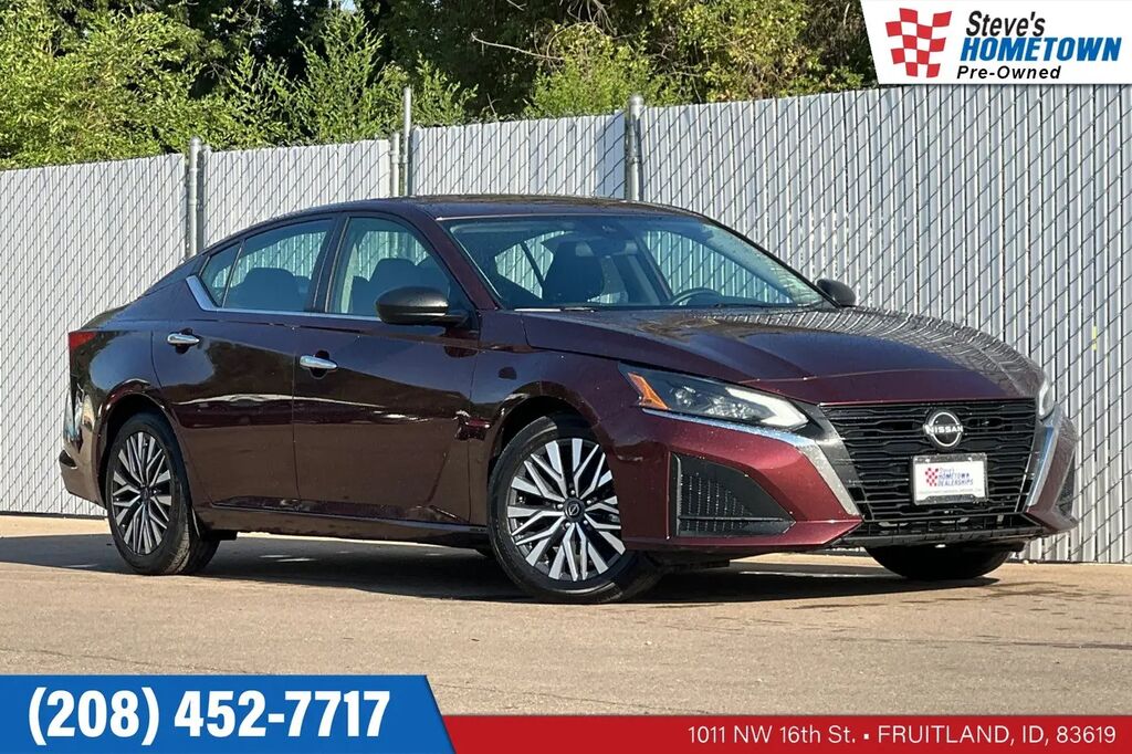 2024 Nissan Altima 2.5 SV — photo 1 of 13