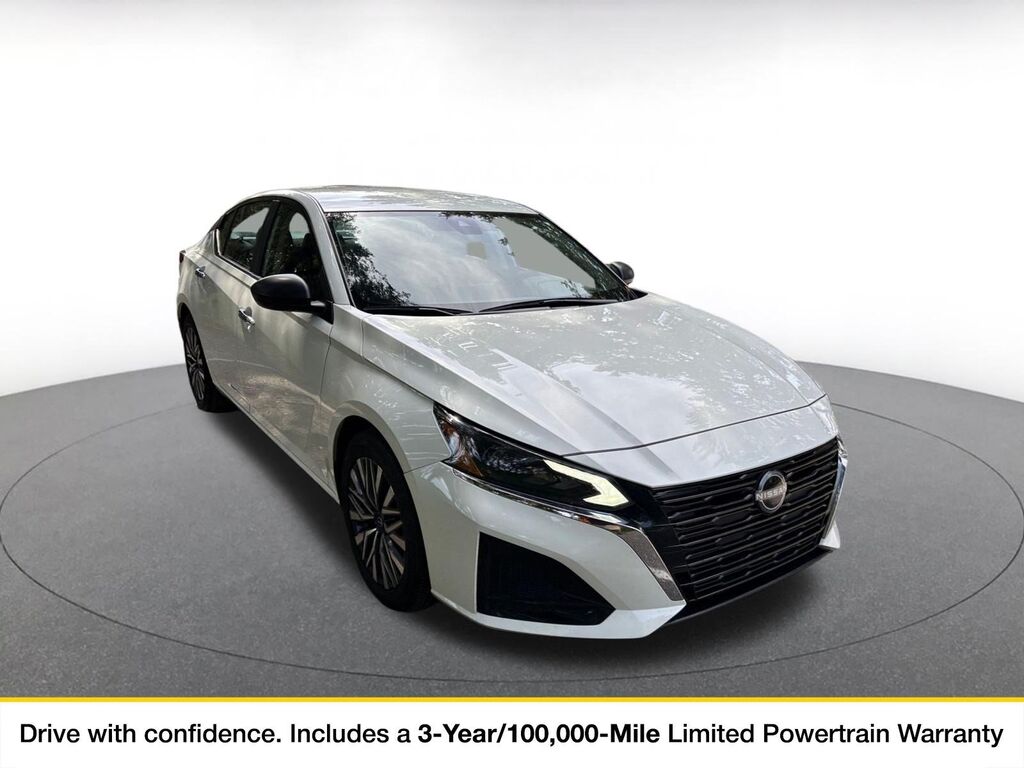 2025 Nissan Altima SV — photo 1 of 11