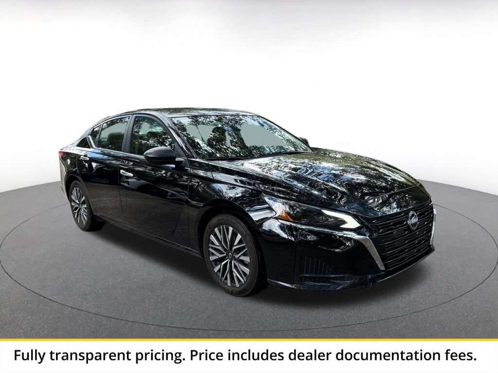 2025 Nissan Altima SV — photo 1 of 1