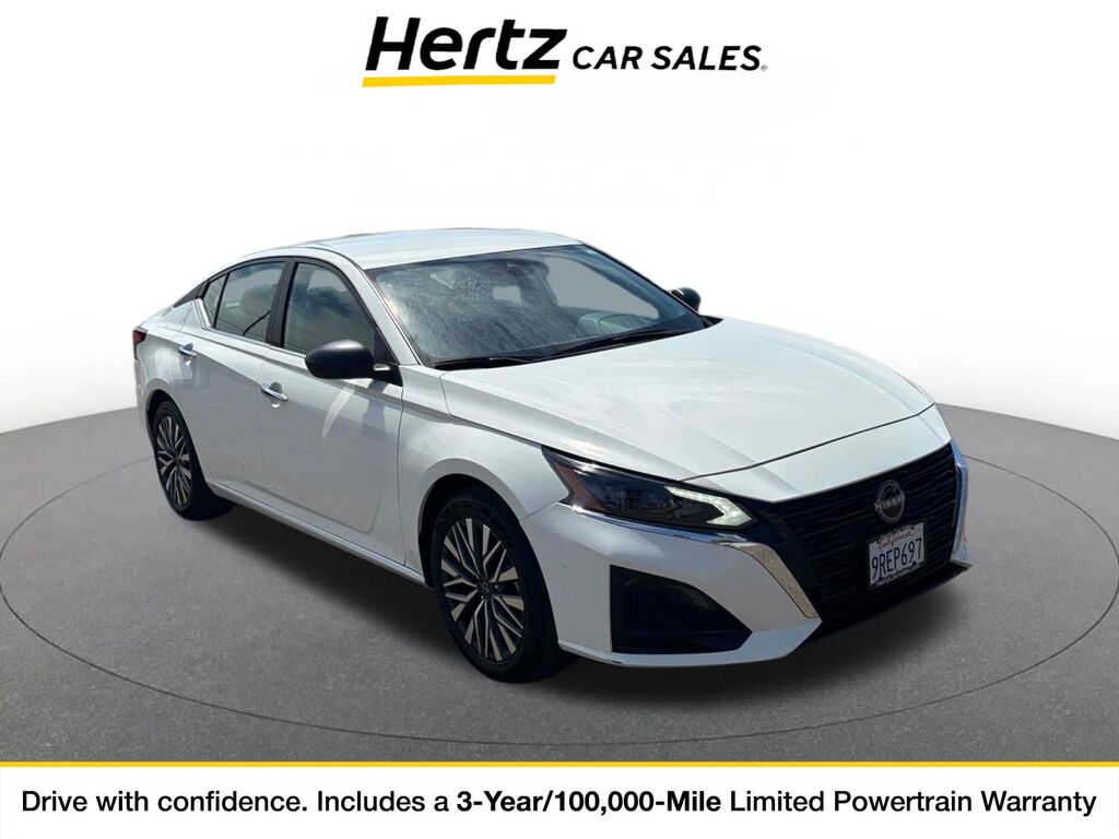 2025 Nissan Altima SV — photo 1 of 11