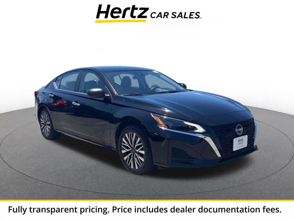 2025 Nissan Altima SV — photo 1 of 1
