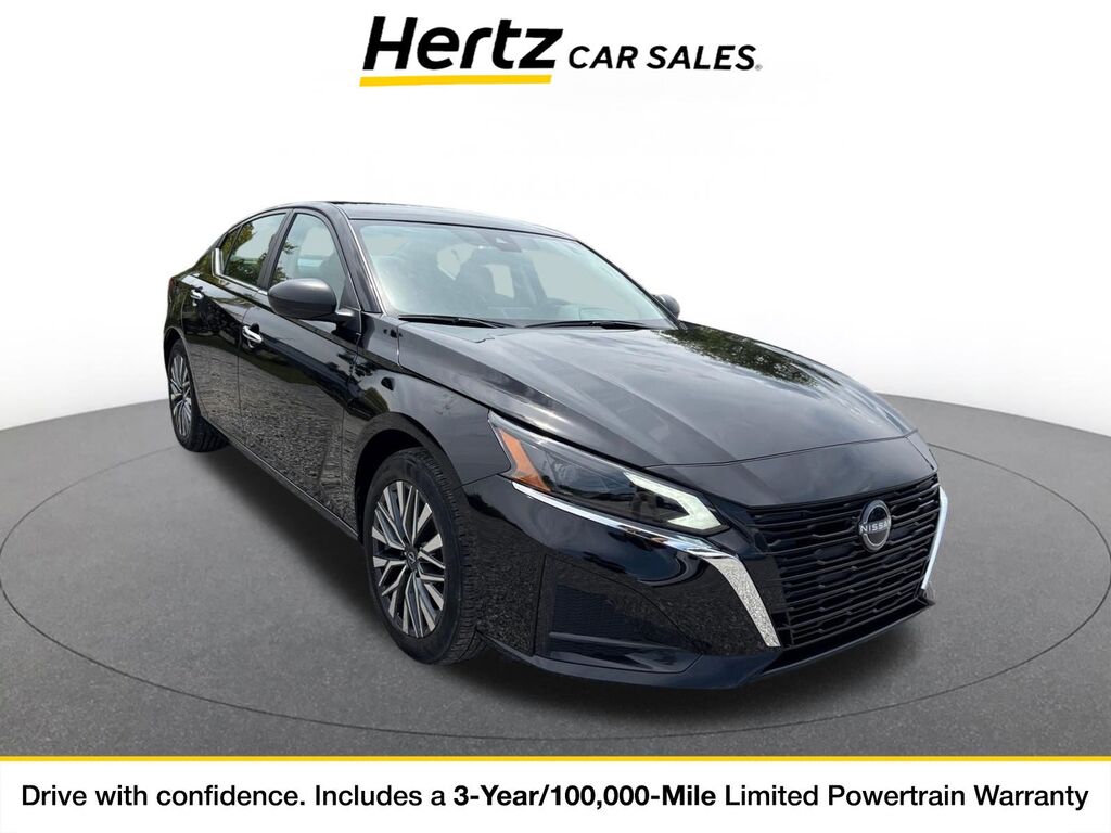 2025 Nissan Altima SV — photo 1 of 11