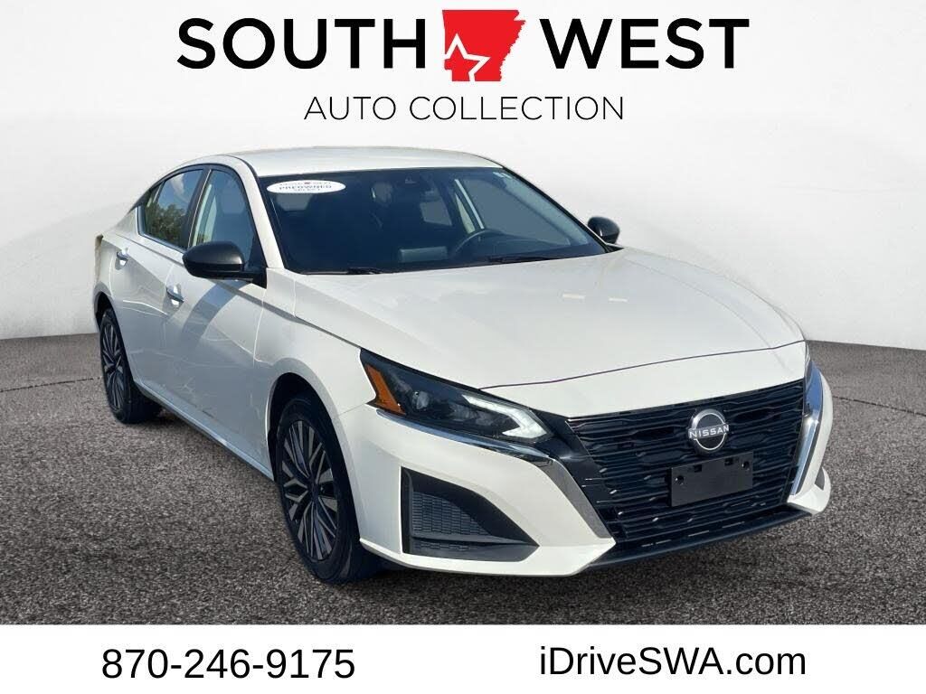 2025 Nissan Altima 2.5 SV — photo 1 of 1
