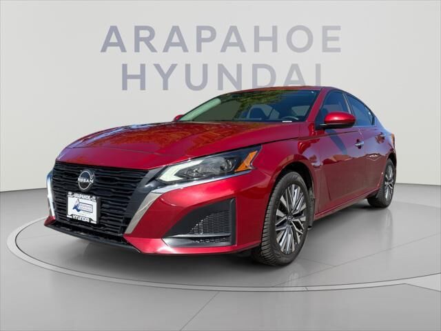 2023 Nissan Altima 2.5 SV — photo 1 of 13