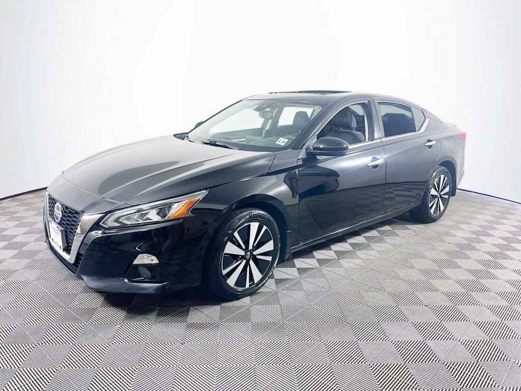 2019 Nissan Altima 2.5 SV — photo 1 of 13