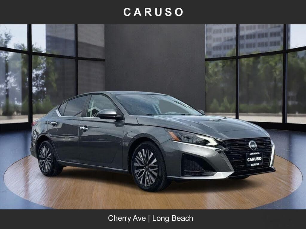 2023 Nissan Altima 2.5 SV — photo 1 of 1