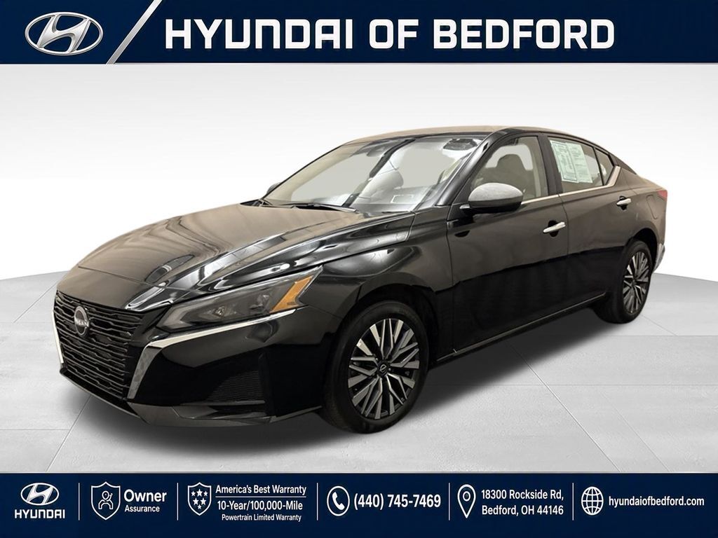 2025 Nissan Altima 2.5 SV — photo 1 of 26