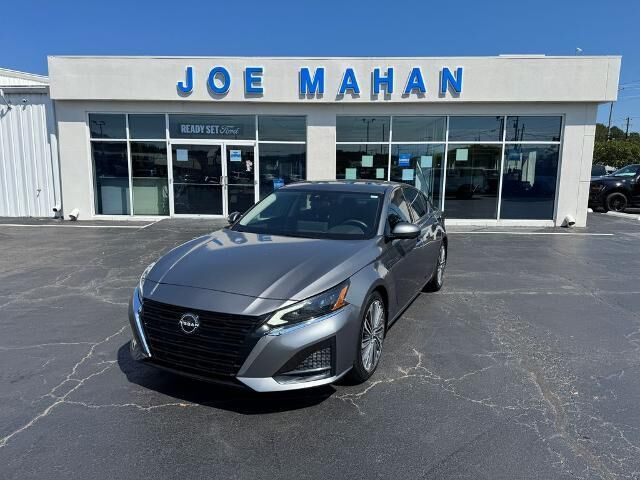 2023 Nissan Altima 2.5 SL — photo 1 of 12