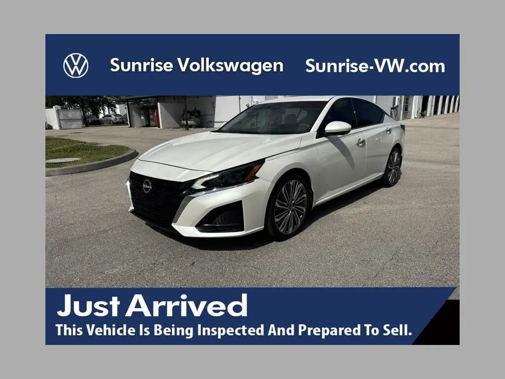 2024 Nissan Altima 2.5 SL — photo 1 of 21