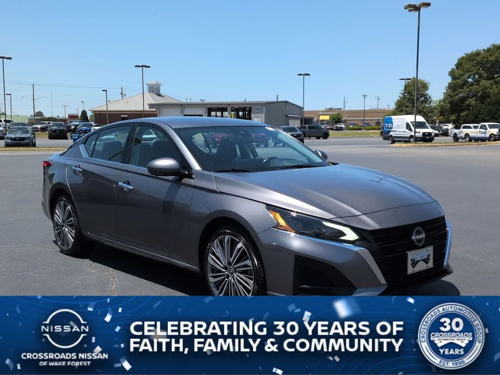 2024 Nissan Altima 2.5 SL — photo 1 of 5