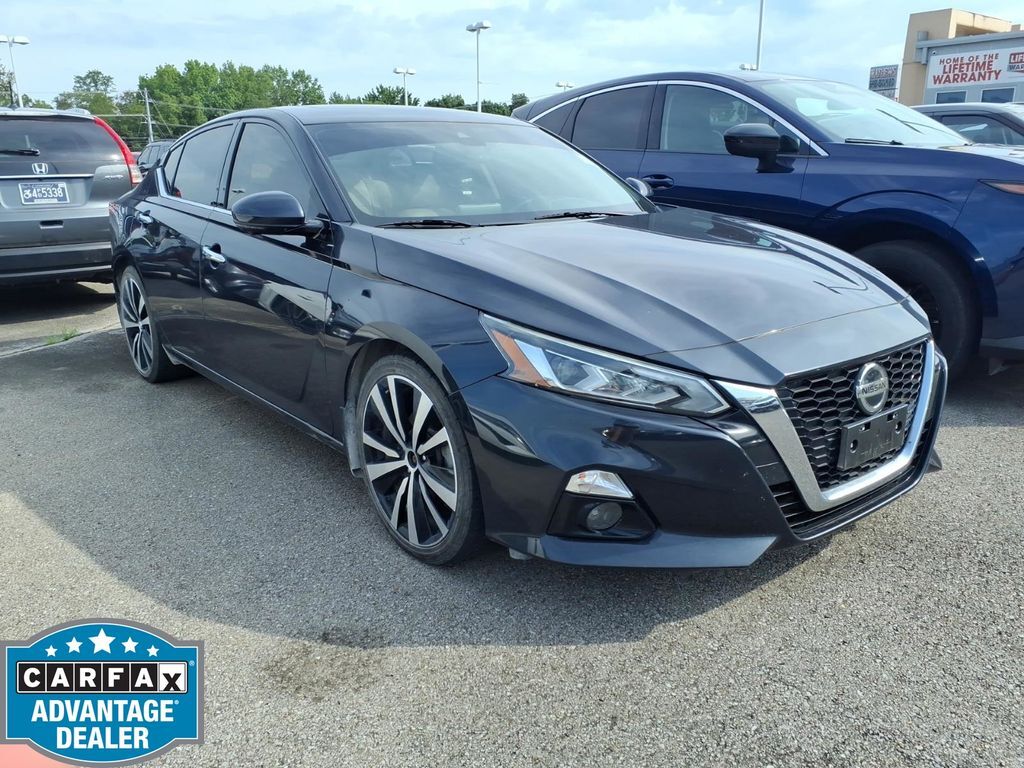 2020 Nissan Altima 2.5 Platinum — photo 1 of 5