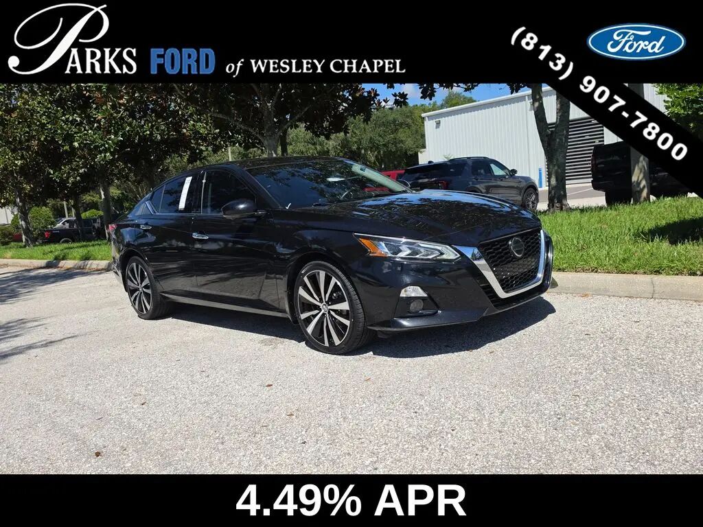 2021 Nissan Altima 2.5 Platinum — photo 1 of 13