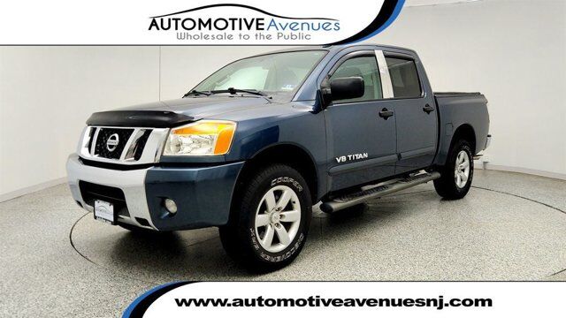2014 Nissan Titan SV — photo 1 of 1