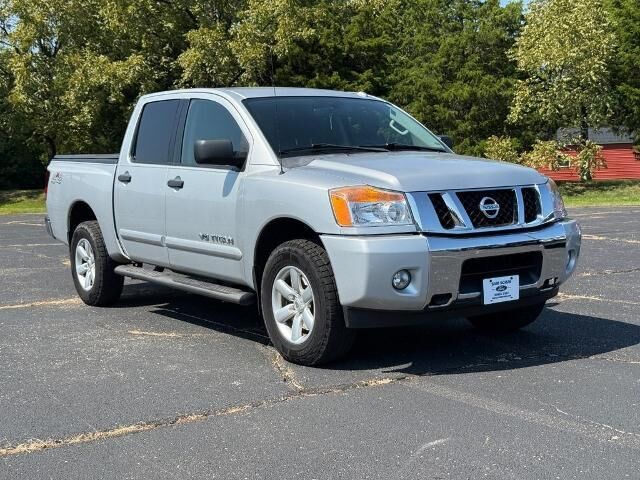 2014 Nissan Titan SV