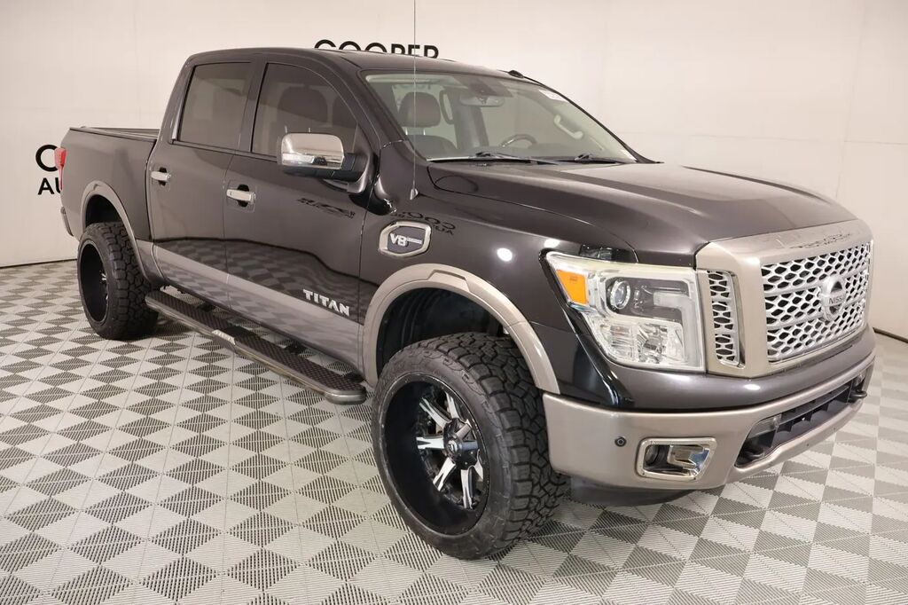 2017 Nissan Titan Platinum Reserve — photo 1 of 13